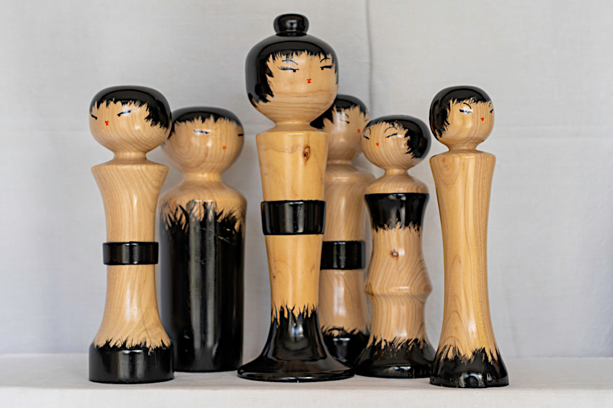Kokeshi en bois de cyprès