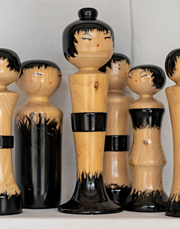 Kokeshi en bois de cyprès