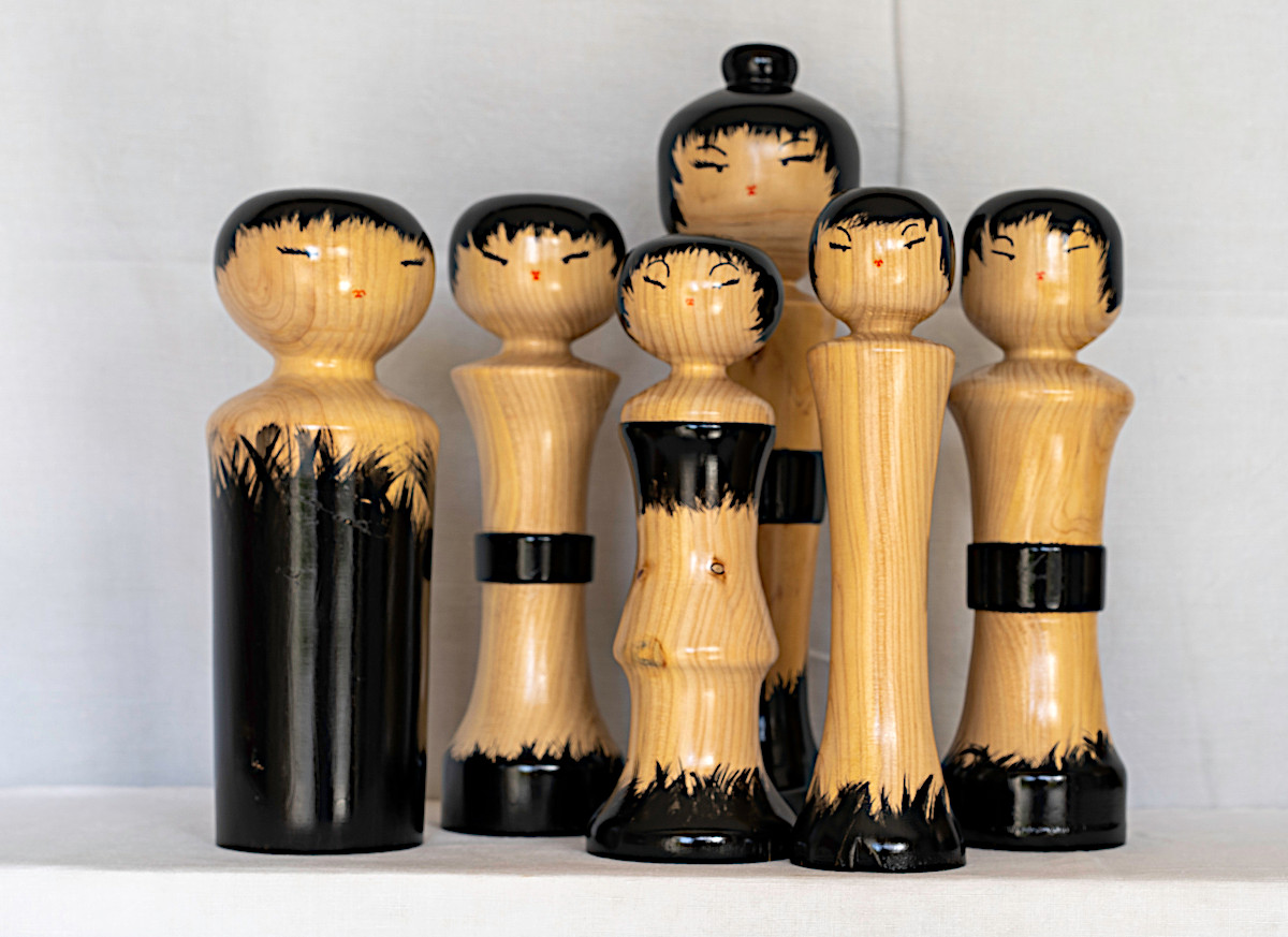 Kokeshi en bois de cyprès